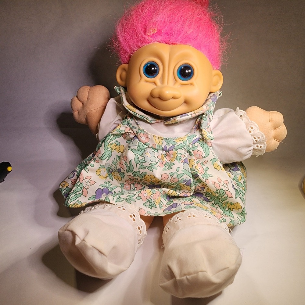 Russ Berrie Troll Plush Floral Dress Pink Hair Soft Body‎ 12" Vintage
